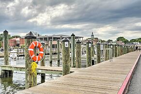 Chic Condo w/ Balcony in the Heart of Annapolis!