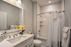 Chic Condo w/ Balcony in the Heart of Annapolis!