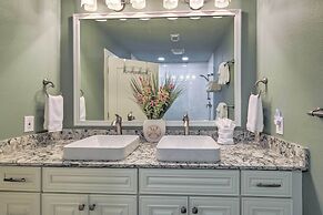 Beachfront Port Aransas Condo w/ Ocean Views!