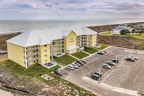 Beachfront Port Aransas Condo w/ Ocean Views!