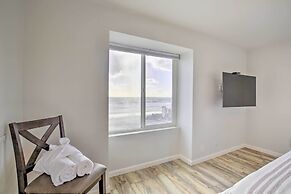 Charming Oceanside Condo w/ Beach & Pool Access!
