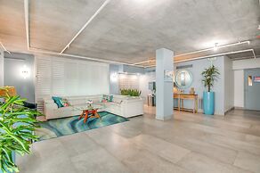 Direct Beach Access & View: Satellite Beach Condo!