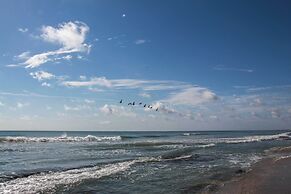 Direct Beach Access & View: Satellite Beach Condo!