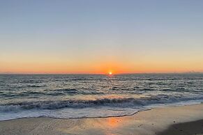 Satellite Beach Condo w/ Ocean View, Walk to Beach