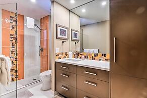 Tasteful Mountain Getaway on Frisco Bike Path