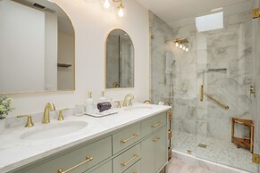 Modern Golf Course Retreat in Cathedral City!