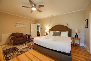 Inviting Colorado Springs House w/ Spacious Deck!