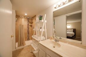 Inviting Colorado Springs House w/ Spacious Deck!