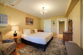 Inviting Colorado Springs House w/ Spacious Deck!