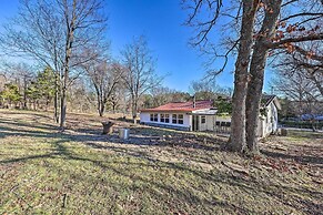Fayetteville Vacation Rental - 2 Mi to Dtwn!
