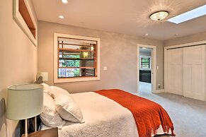 Quiet & Cozy Eureka Home Near Sequoia Park & Zoo!