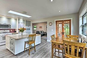 Quiet & Cozy Eureka Home Near Sequoia Park & Zoo!