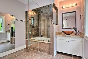 Quiet & Cozy Eureka Home Near Sequoia Park & Zoo!