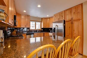 Deck + Mtn View: Keystone Townhome Near Resort!