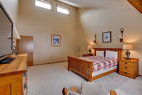 Deck + Mtn View: Keystone Townhome Near Resort!