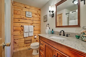 Jacksonville Cabin w/ Wraparound Deck & Views