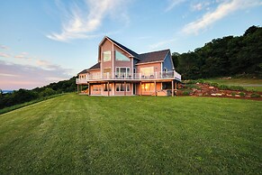 Waterfront Lake Champlain Home w/ Hot Tub & Sauna!