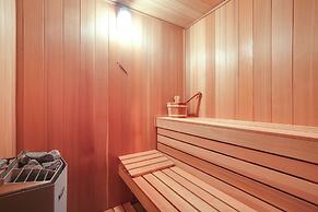 Waterfront Lake Champlain Home w/ Hot Tub & Sauna!