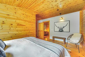 Picture-perfect Vermont Mtn Cabin w/ Hot Tub!