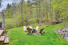 Picture-perfect Vermont Mtn Cabin w/ Hot Tub!