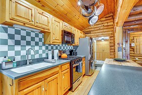 Picture-perfect Vermont Mtn Cabin w/ Hot Tub!