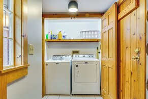 Picture-perfect Vermont Mtn Cabin w/ Hot Tub!