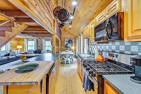 Picture-perfect Vermont Mtn Cabin w/ Hot Tub!