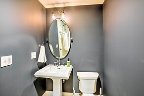 Pet-friendly House w/ Deck - 10 Mi to Stowe Mtn!