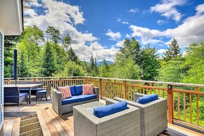 Pet-friendly House w/ Deck - 10 Mi to Stowe Mtn!