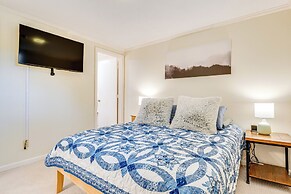 Renovated Ski-in/ski-out Peru Condo at Bromley Mtn