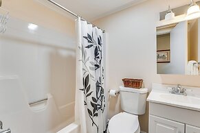 Renovated Ski-in/ski-out Peru Condo at Bromley Mtn