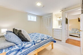 Renovated Ski-in/ski-out Peru Condo at Bromley Mtn