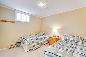 Renovated Ski-in/ski-out Peru Condo at Bromley Mtn