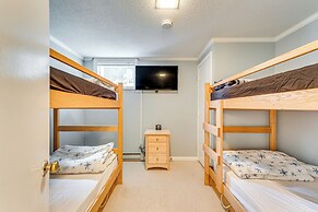 Renovated Ski-in/ski-out Peru Condo at Bromley Mtn