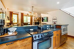 Elegant Vail Home - Walk to Booth Falls Trail