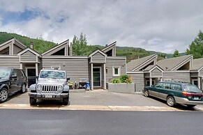 Chillside Chalet: Modern West Vail Townhouse!