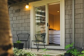 Chillside Chalet: Modern West Vail Townhouse!