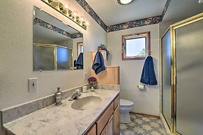 Questa Home w/ Views - 13 Mi to Red River Skiing!