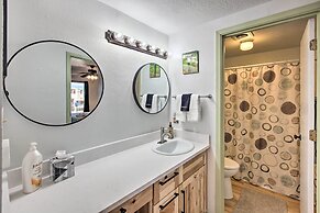 Angel Fire Condo: Walk to Slopes & Trails!