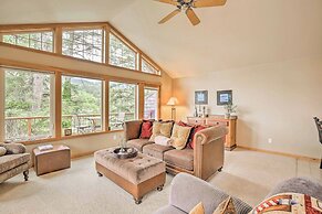 Spacious Family Townhome: Walk to Beach & Downtown