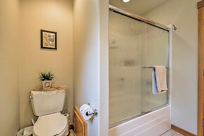 Spacious Family Townhome: Walk to Beach & Downtown