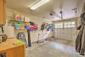 Spacious Family Townhome: Walk to Beach & Downtown