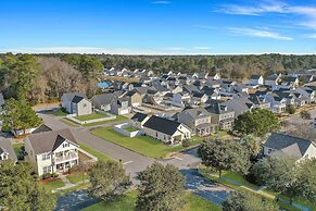 Coastal Home w/ Yard < 1 Mi to Old Town Bluffton!