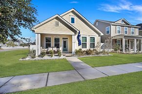 Coastal Home w/ Yard < 1 Mi to Old Town Bluffton!