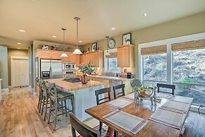 Stunning Bend Retreat < 20 Mi to Mt Bachelor!