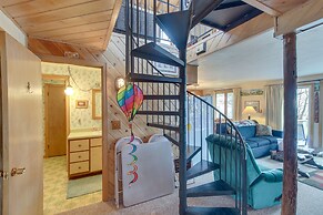 Serene Lakefront Baileys Harbor Home w/ Deck!