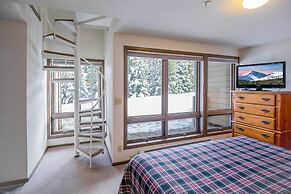 Steps to Ski Lifts - Condo w/ Walk-out Patio!