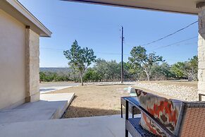 Canyon Lake Home w/ Grill ~ 1 Mi to Boat Ramp