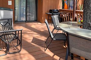 Forested Ruidoso Condo w/ Deck & Fireplace!