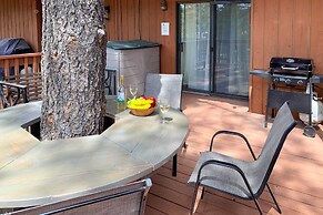 Forested Ruidoso Condo w/ Deck & Fireplace!